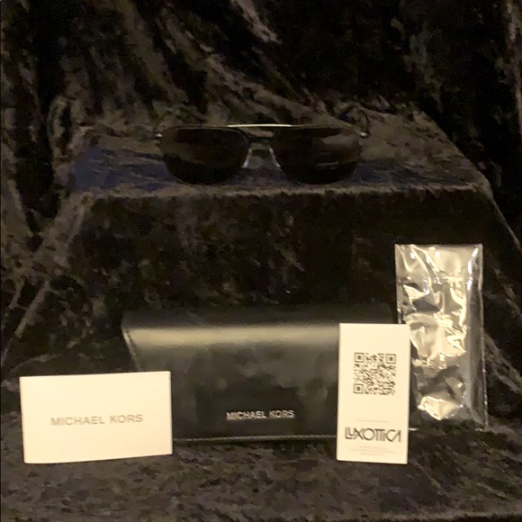 Authentic Michael Kors Trenton pilot sunglasses - Picture 1 of 12